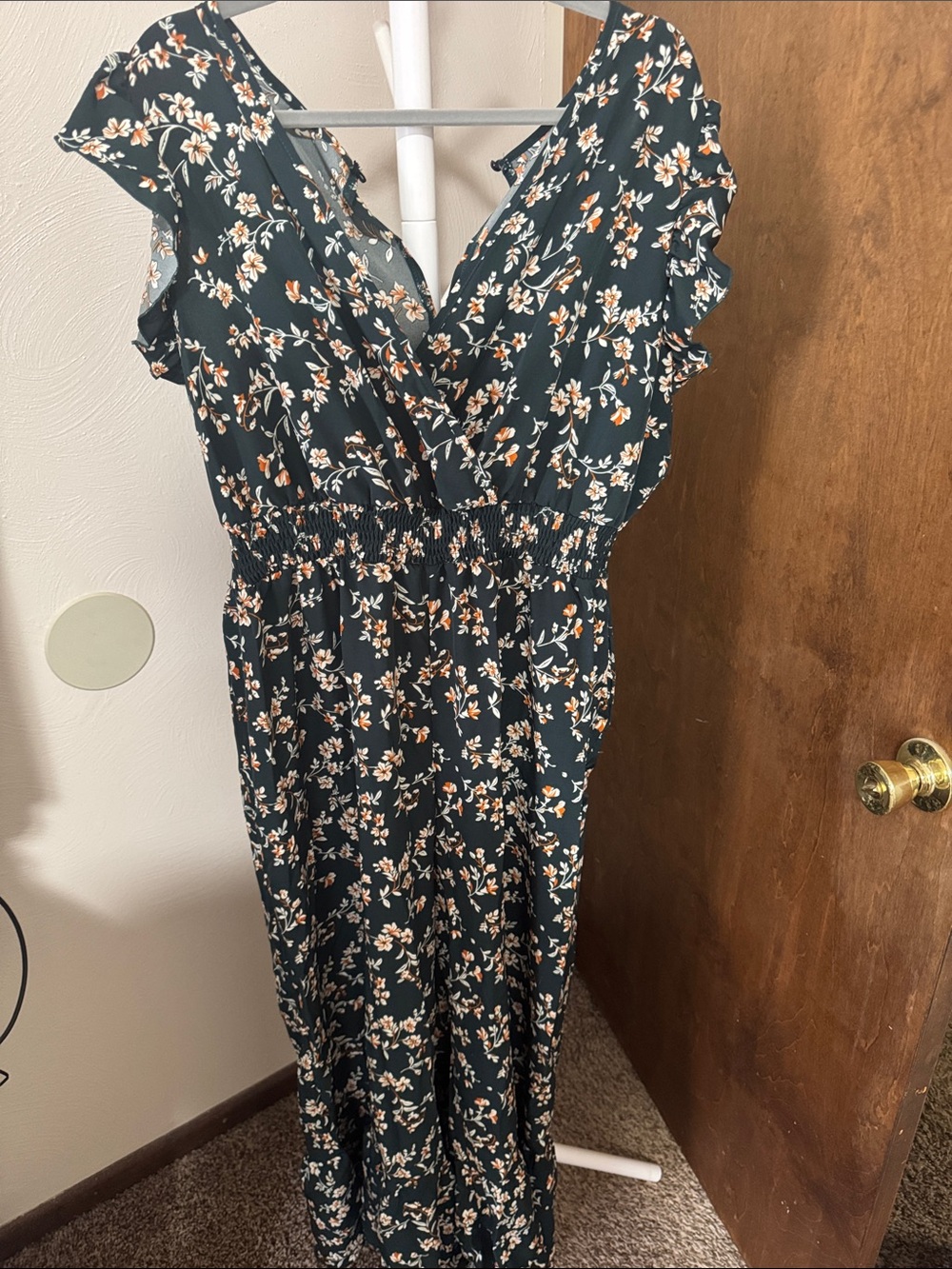 Dark Green Floral Maxi Dress with Ruffled Shoulders